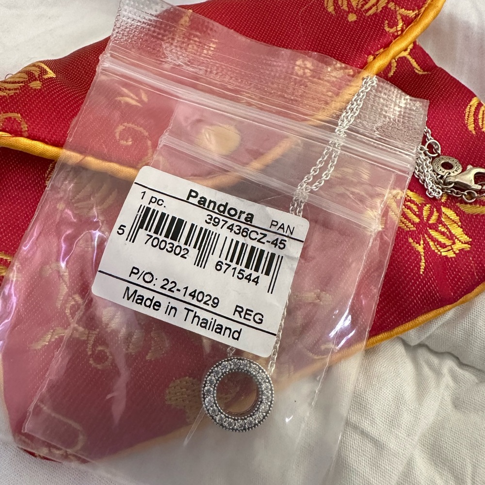 NWT Pandora silver necklace